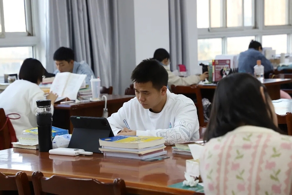 新學期圖書館優(yōu)化學習環(huán)境助力學風建設(shè)